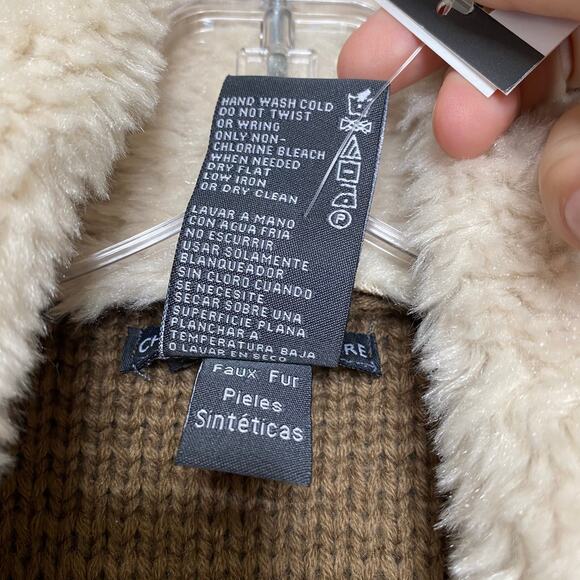 Chelsea and Theodore Faux Fur Vest Size Large - Picture 5 of 5